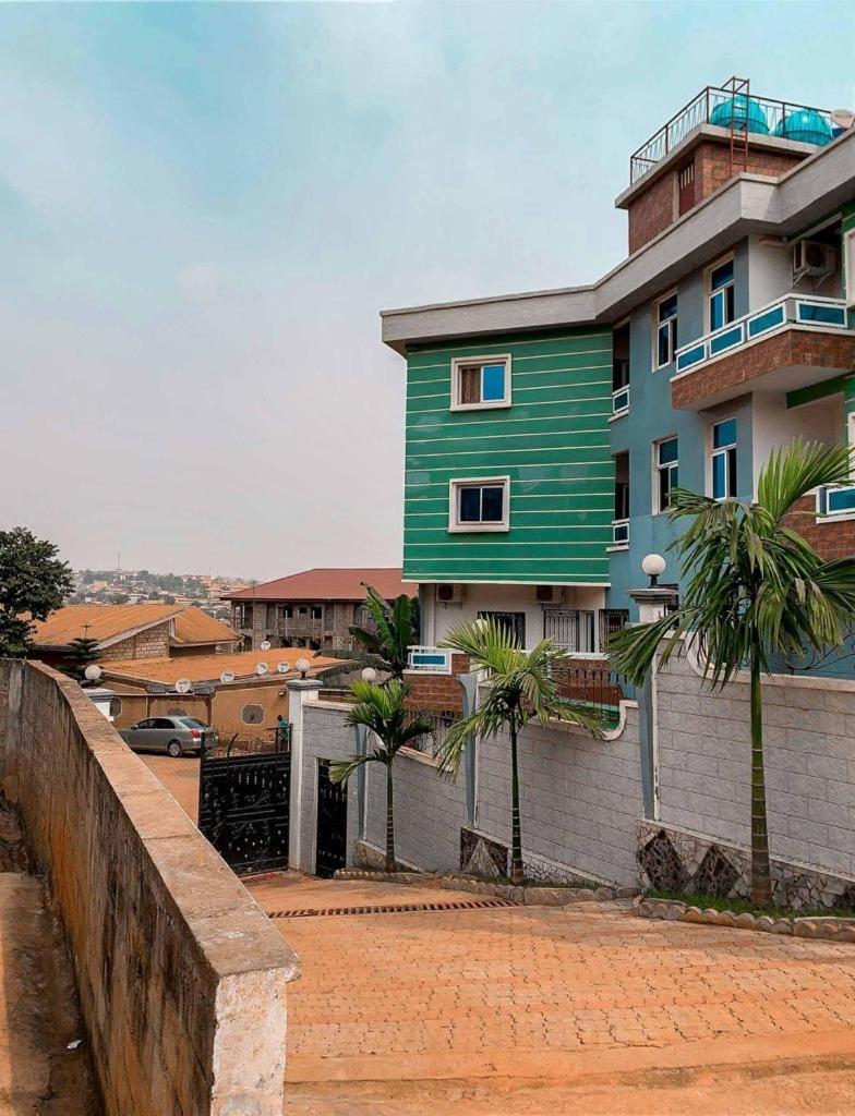 Studio Meuble Haut Standing Jouvence Yaounde Apartamento Exterior foto