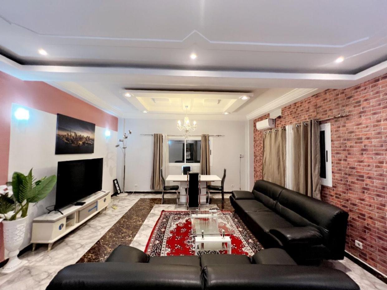 Studio Meuble Haut Standing Jouvence Yaounde Apartamento Exterior foto